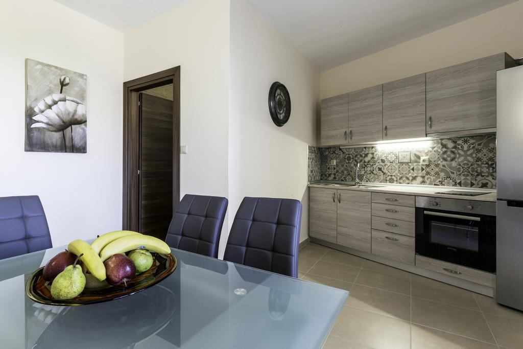 Lyristis Dinos Studios & Apartments Faliraki Ngoại thất bức ảnh