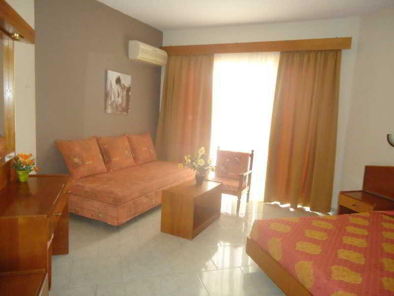 Lyristis Dinos Studios & Apartments Faliraki Ngoại thất bức ảnh