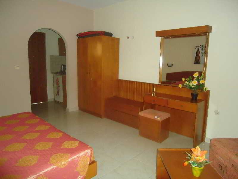 Lyristis Dinos Studios & Apartments Faliraki Ngoại thất bức ảnh