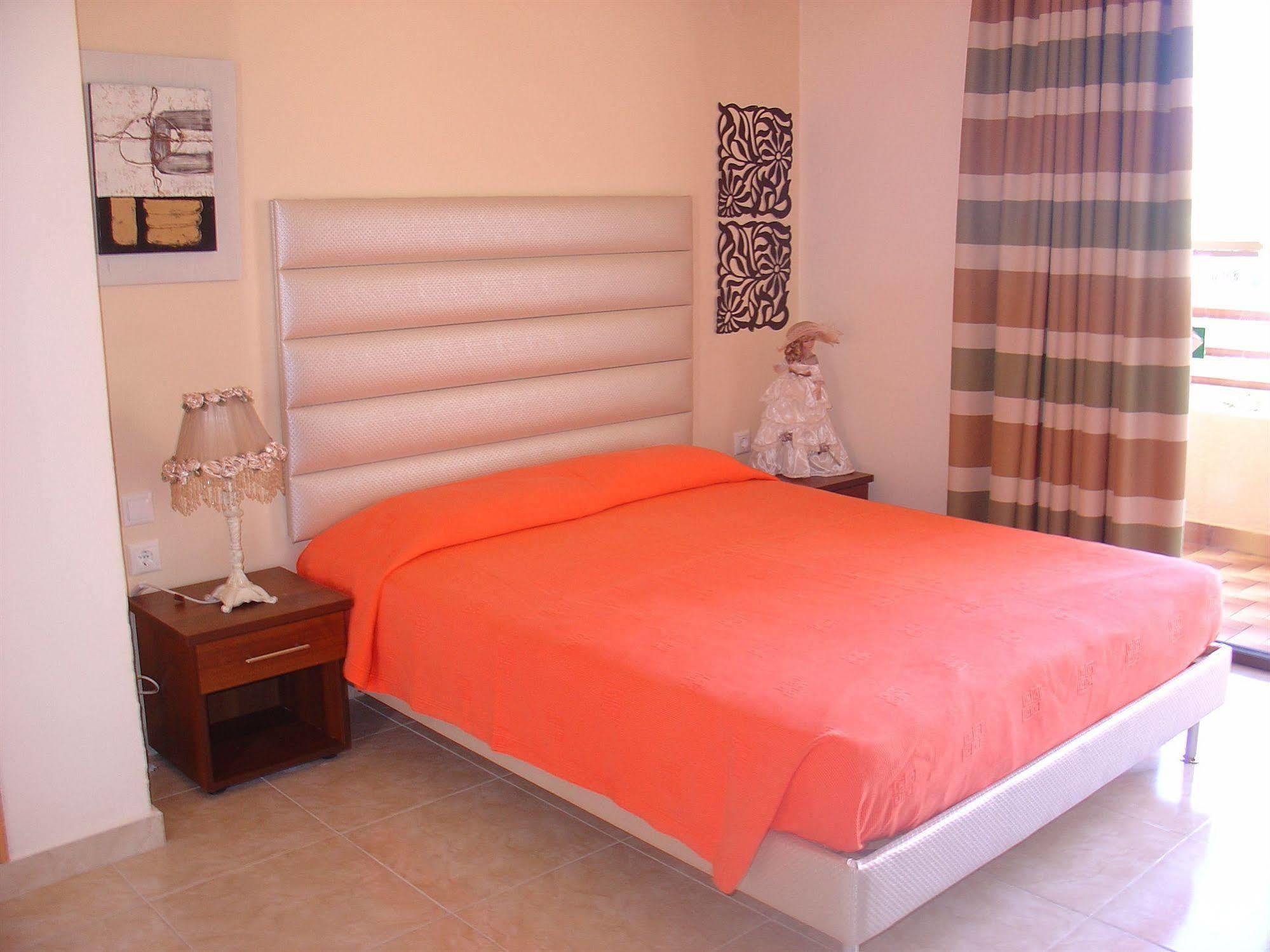 Lyristis Dinos Studios & Apartments Faliraki Ngoại thất bức ảnh