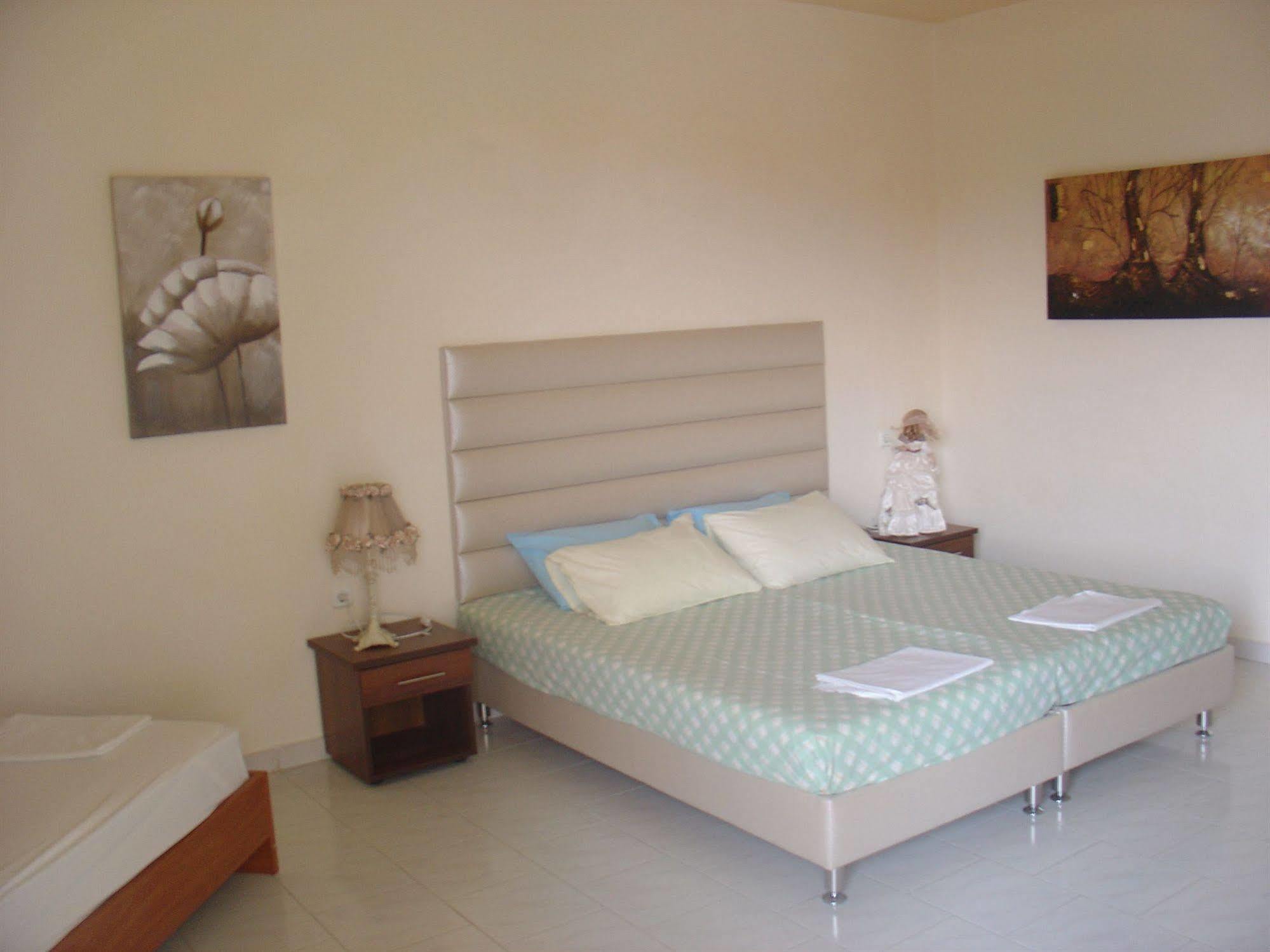 Lyristis Dinos Studios & Apartments Faliraki Ngoại thất bức ảnh