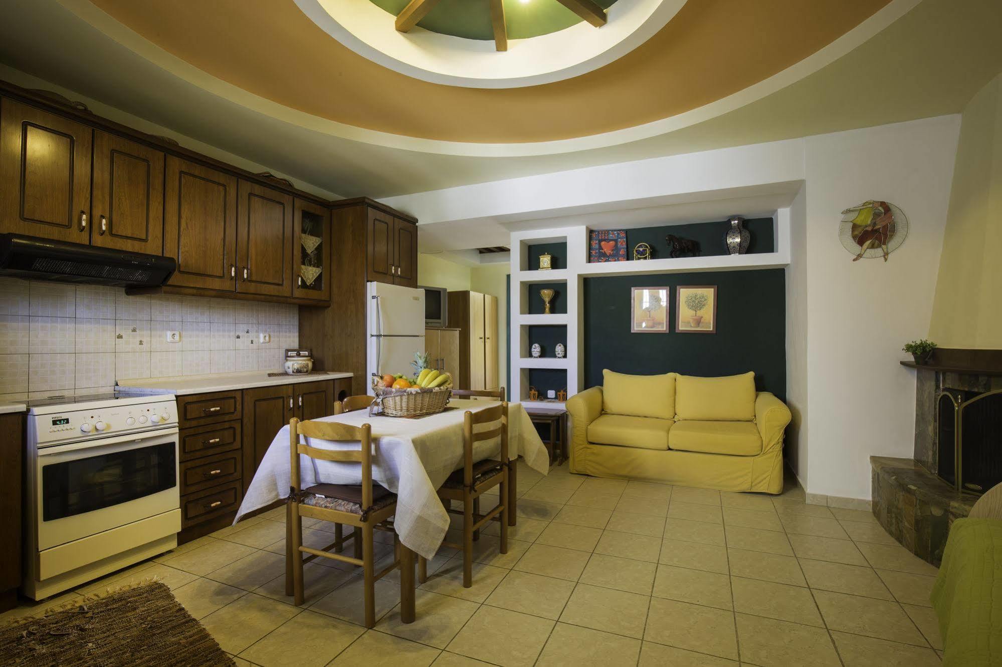 Lyristis Dinos Studios & Apartments Faliraki Ngoại thất bức ảnh