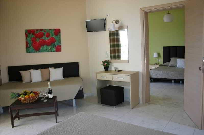 Lyristis Dinos Studios & Apartments Faliraki Ngoại thất bức ảnh